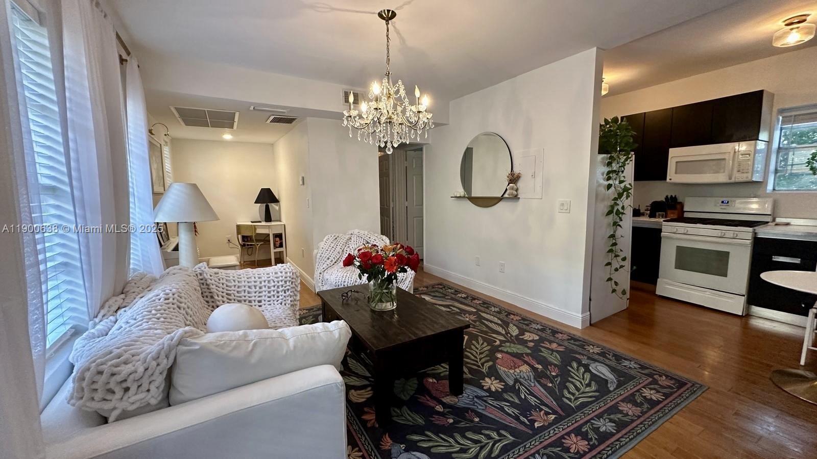 4812 Pine Tree Dr #204, Miami Beach FL 33140