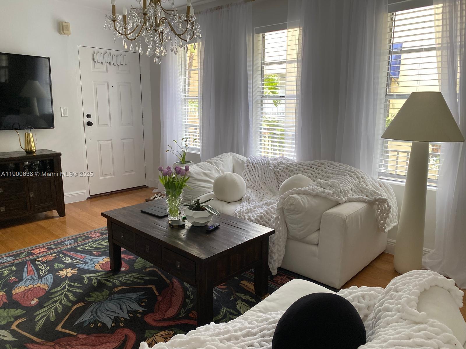 4812 Pine Tree Dr #204, Miami Beach FL 33140