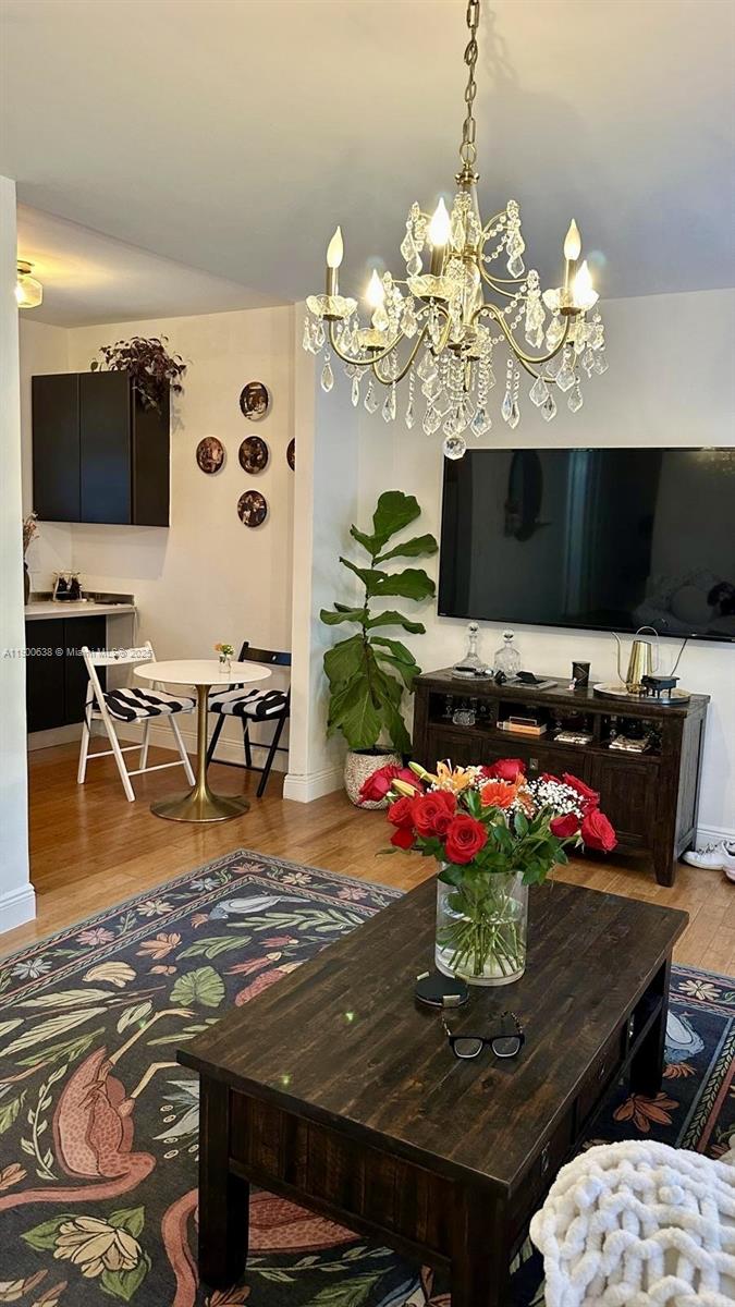 4812 Pine Tree Dr #204, Miami Beach FL 33140