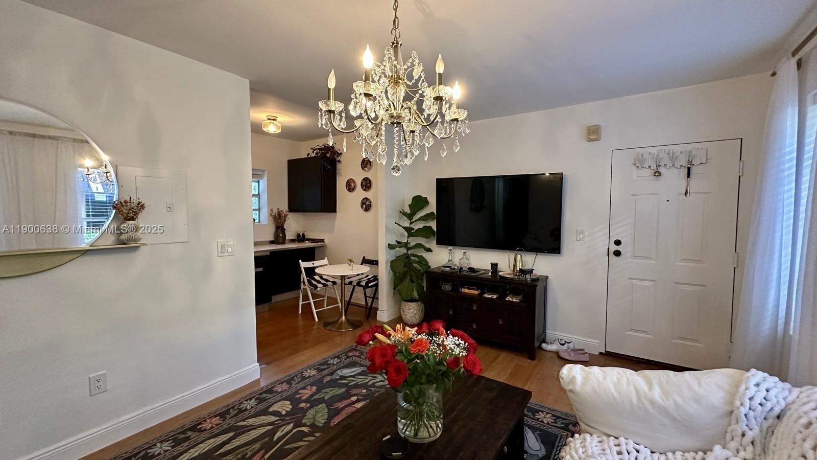4812 Pine Tree Dr #204, Miami Beach FL 33140