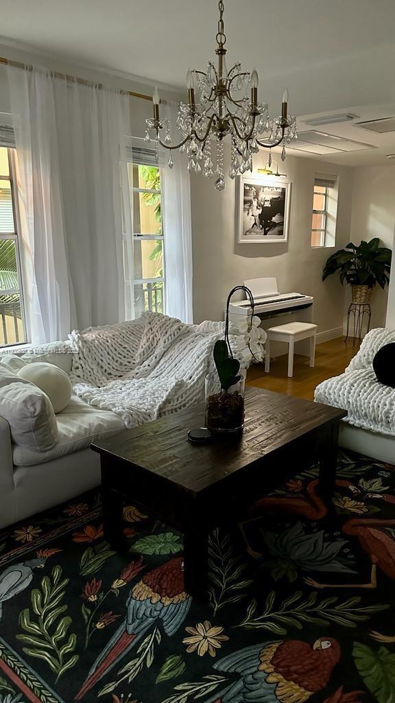 4812 Pine Tree Dr #204, Miami Beach FL 33140