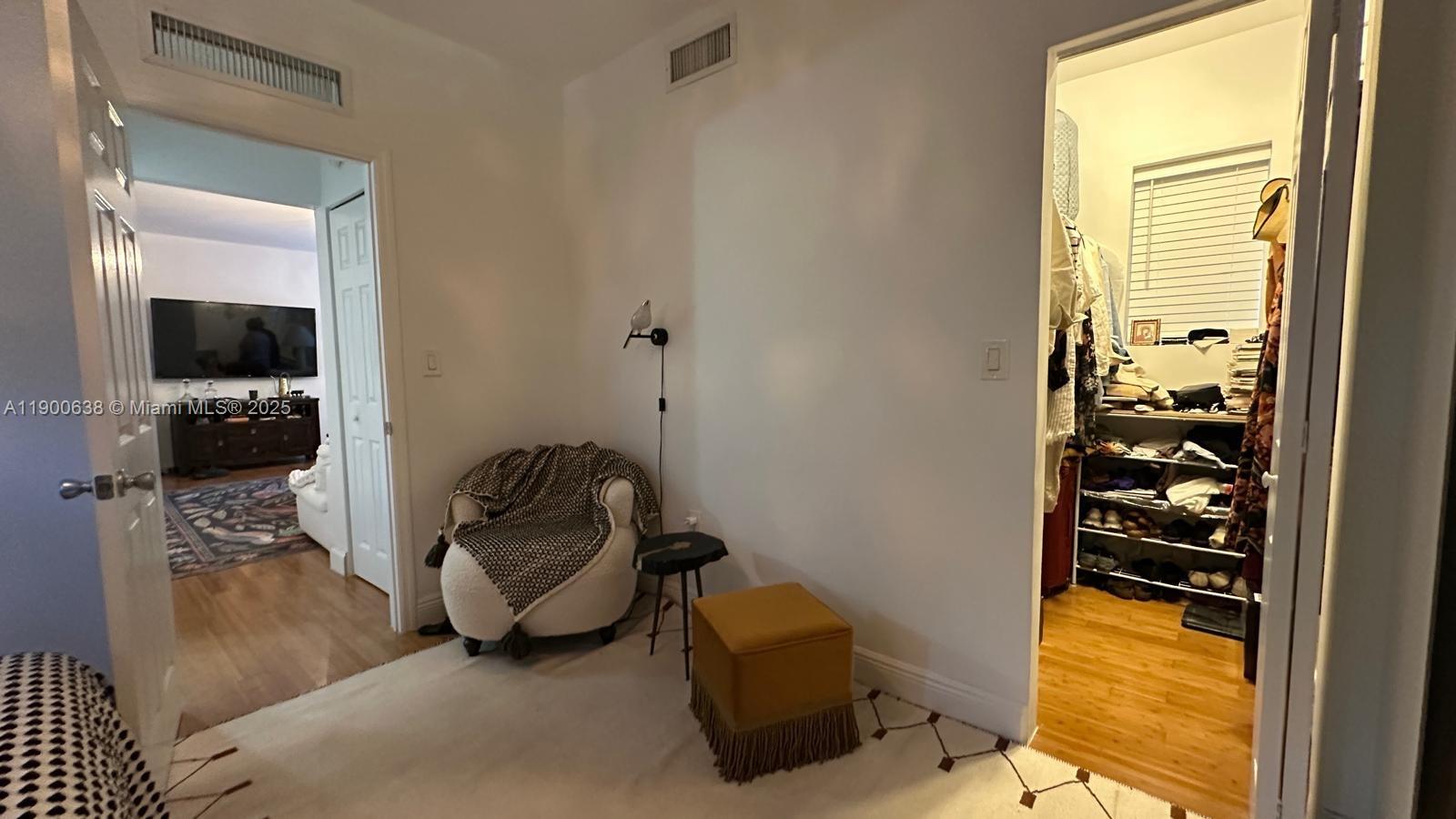 4812 Pine Tree Dr #204, Miami Beach FL 33140