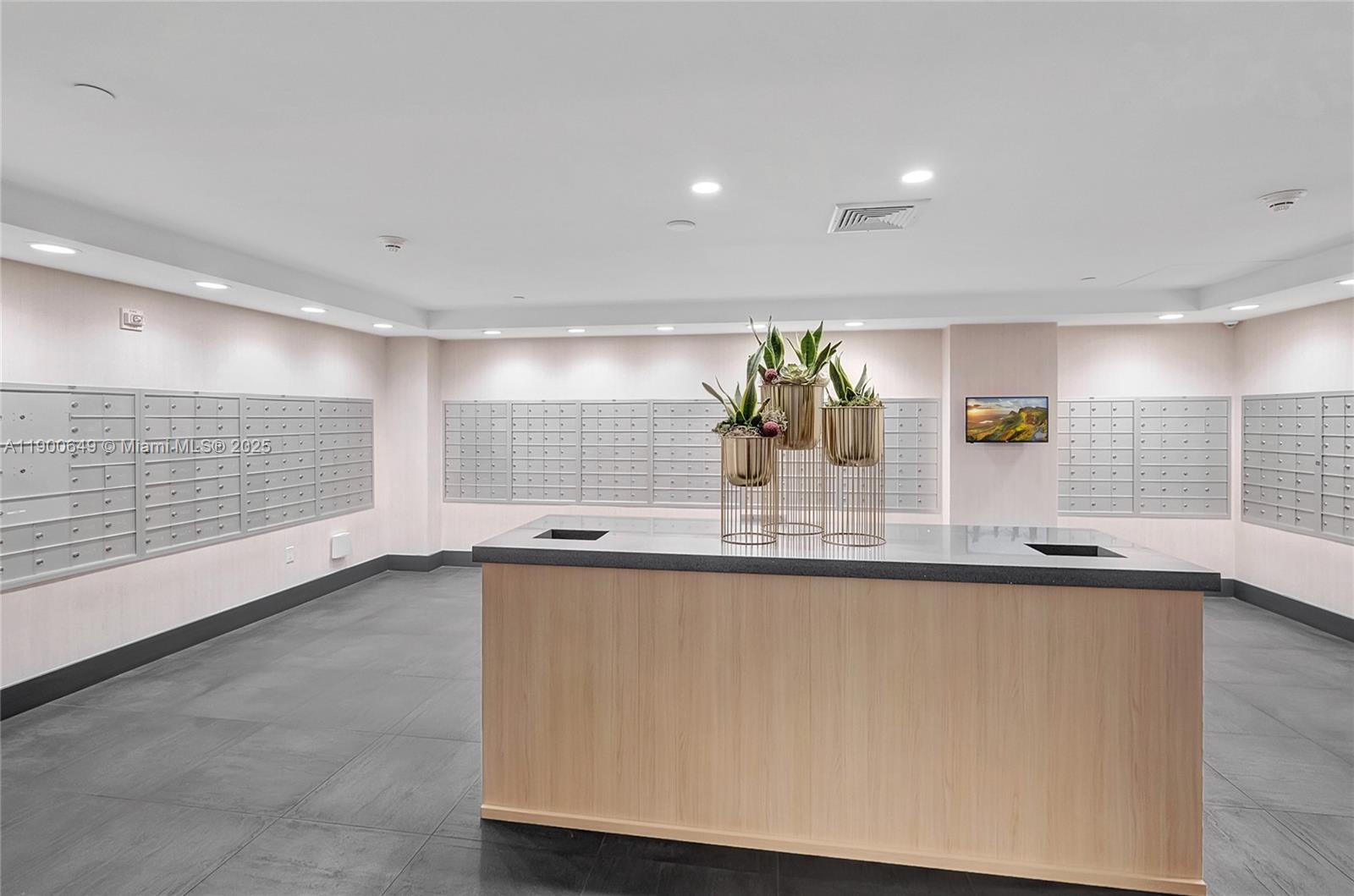 90 SW 3rd St #1602, Miami FL 33130