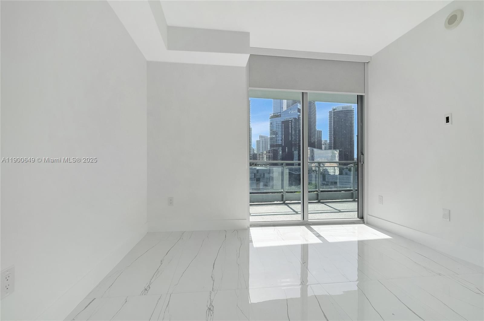 90 SW 3rd St #1602, Miami FL 33130