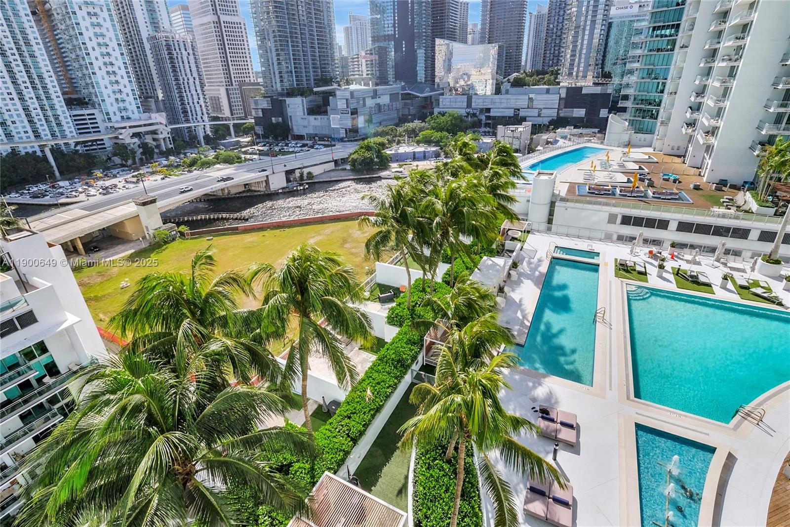 90 SW 3rd St #1602, Miami FL 33130