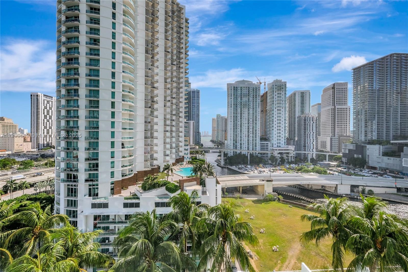 90 SW 3rd St #1602, Miami FL 33130