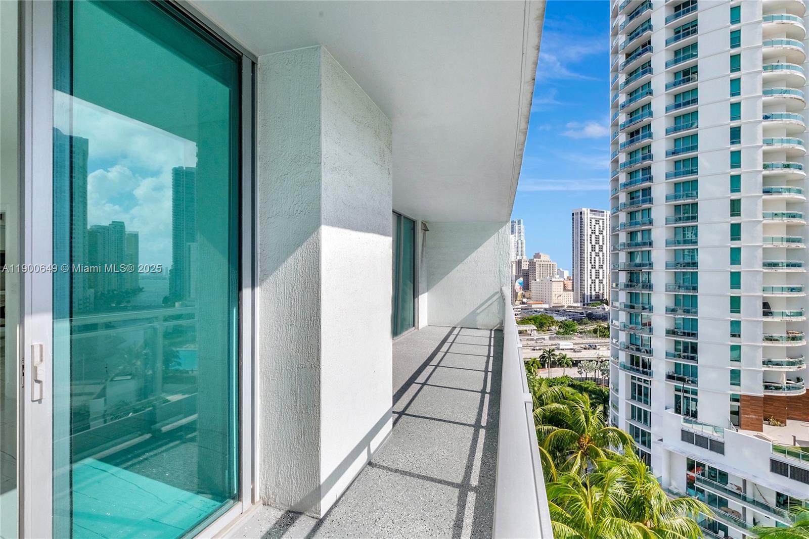 90 SW 3rd St #1602, Miami FL 33130