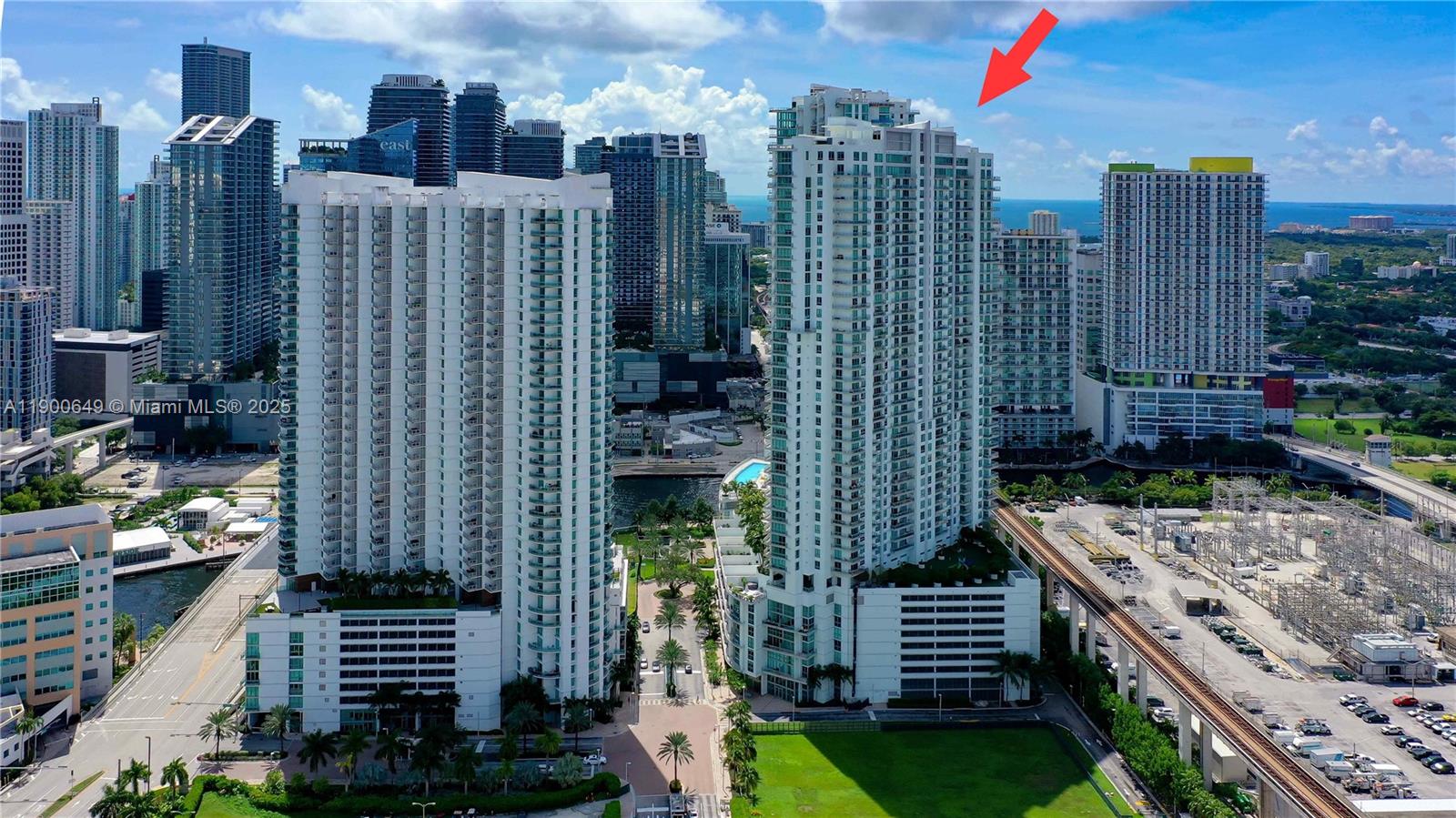 90 SW 3rd St #1602, Miami FL 33130