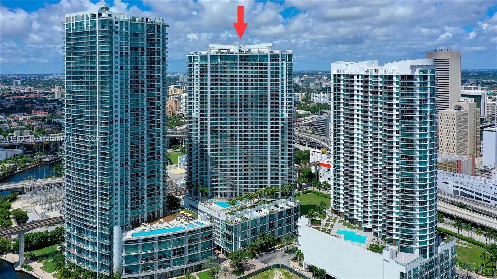 90 SW 3rd St #1602, Miami FL 33130