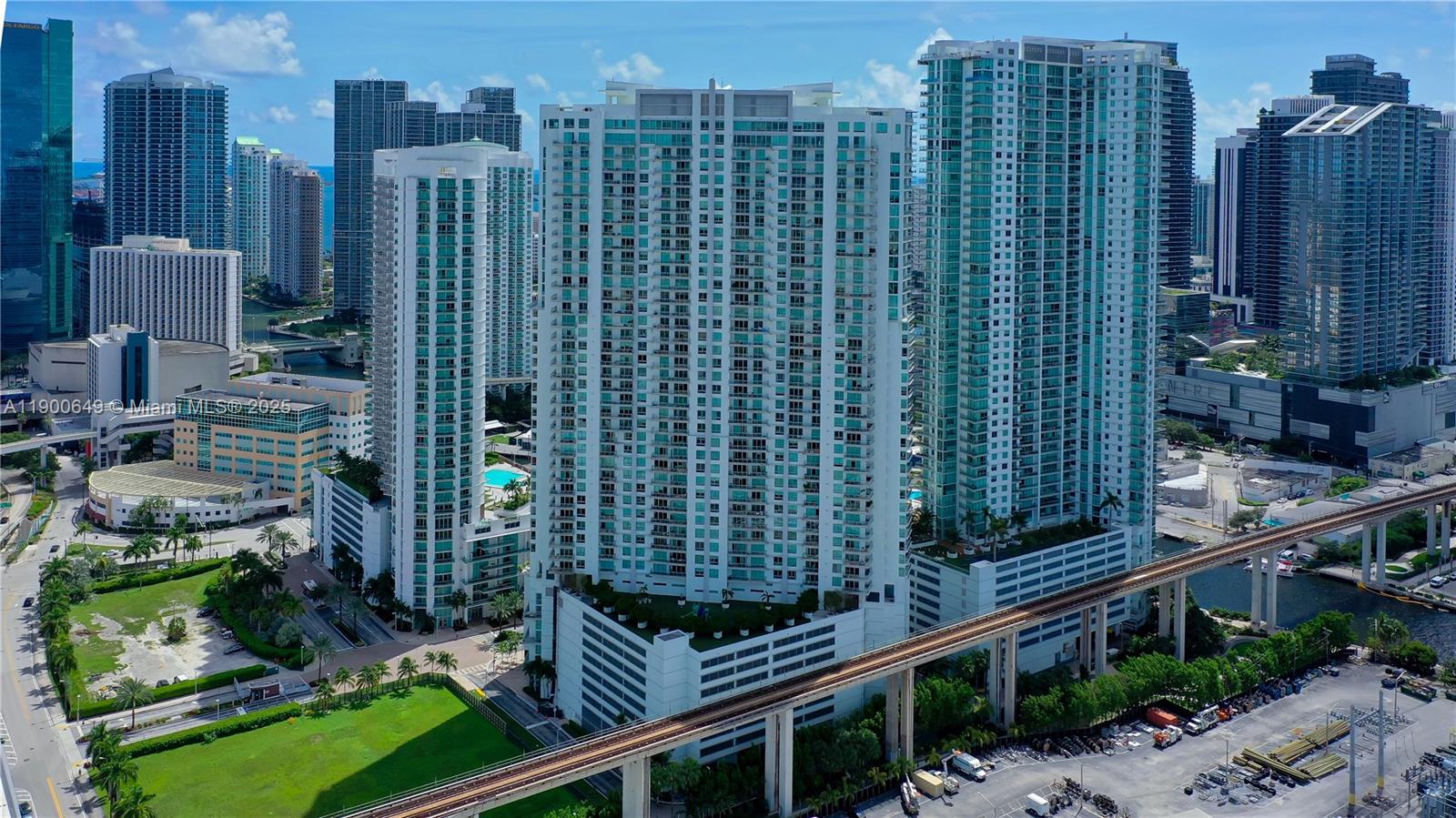 90 SW 3rd St #1602, Miami FL 33130