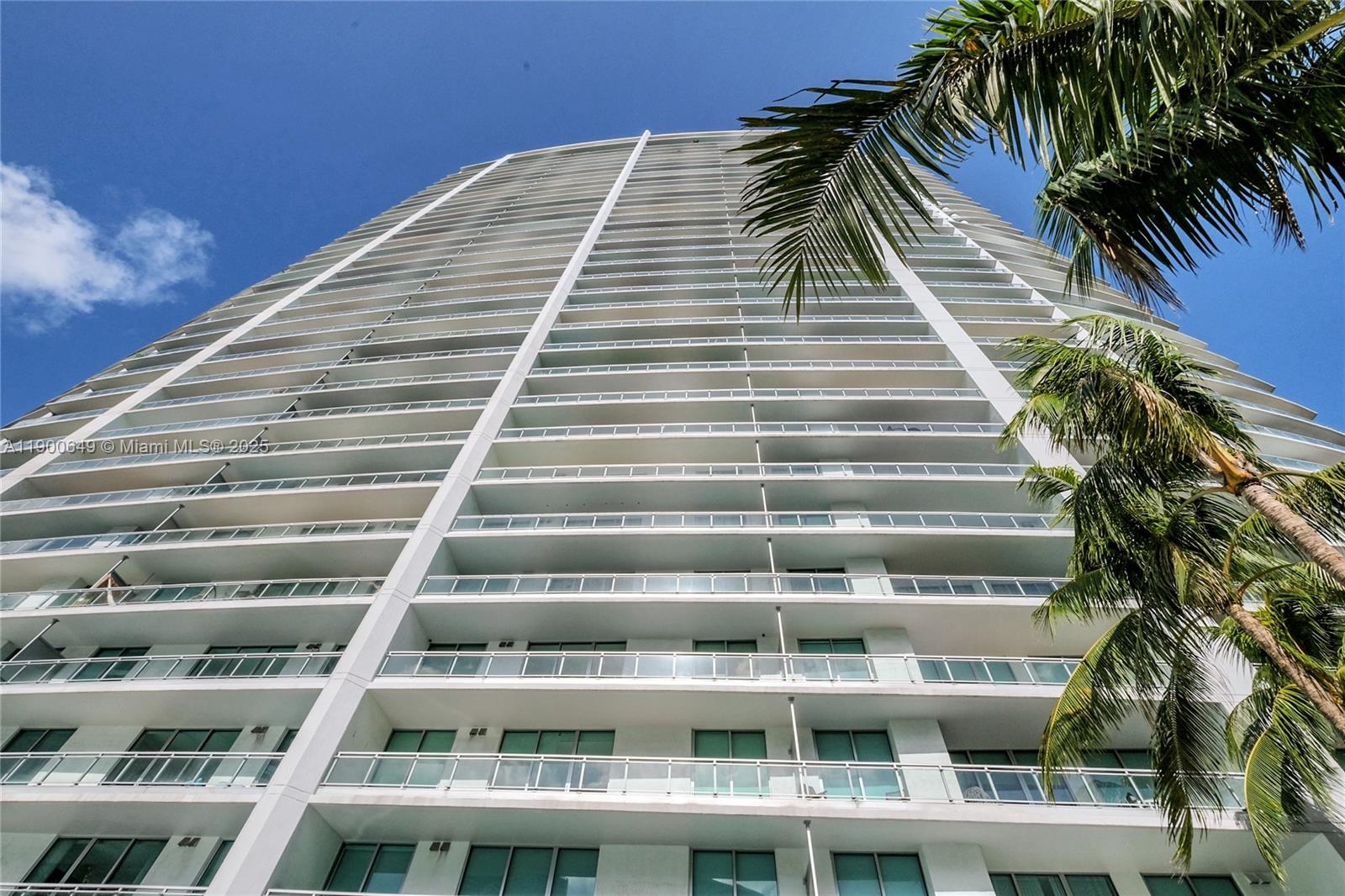 90 SW 3rd St #1602, Miami FL 33130