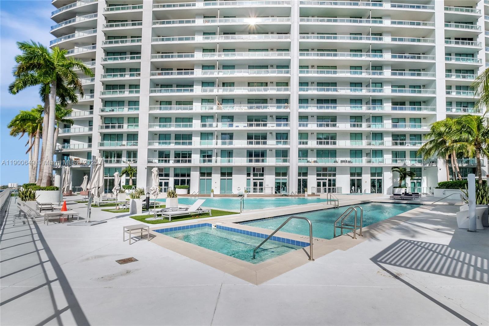 90 SW 3rd St #1602, Miami FL 33130