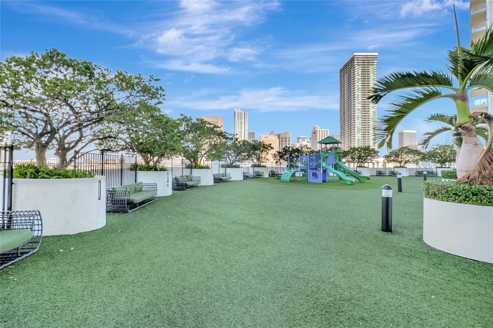 90 SW 3rd St #1602, Miami FL 33130