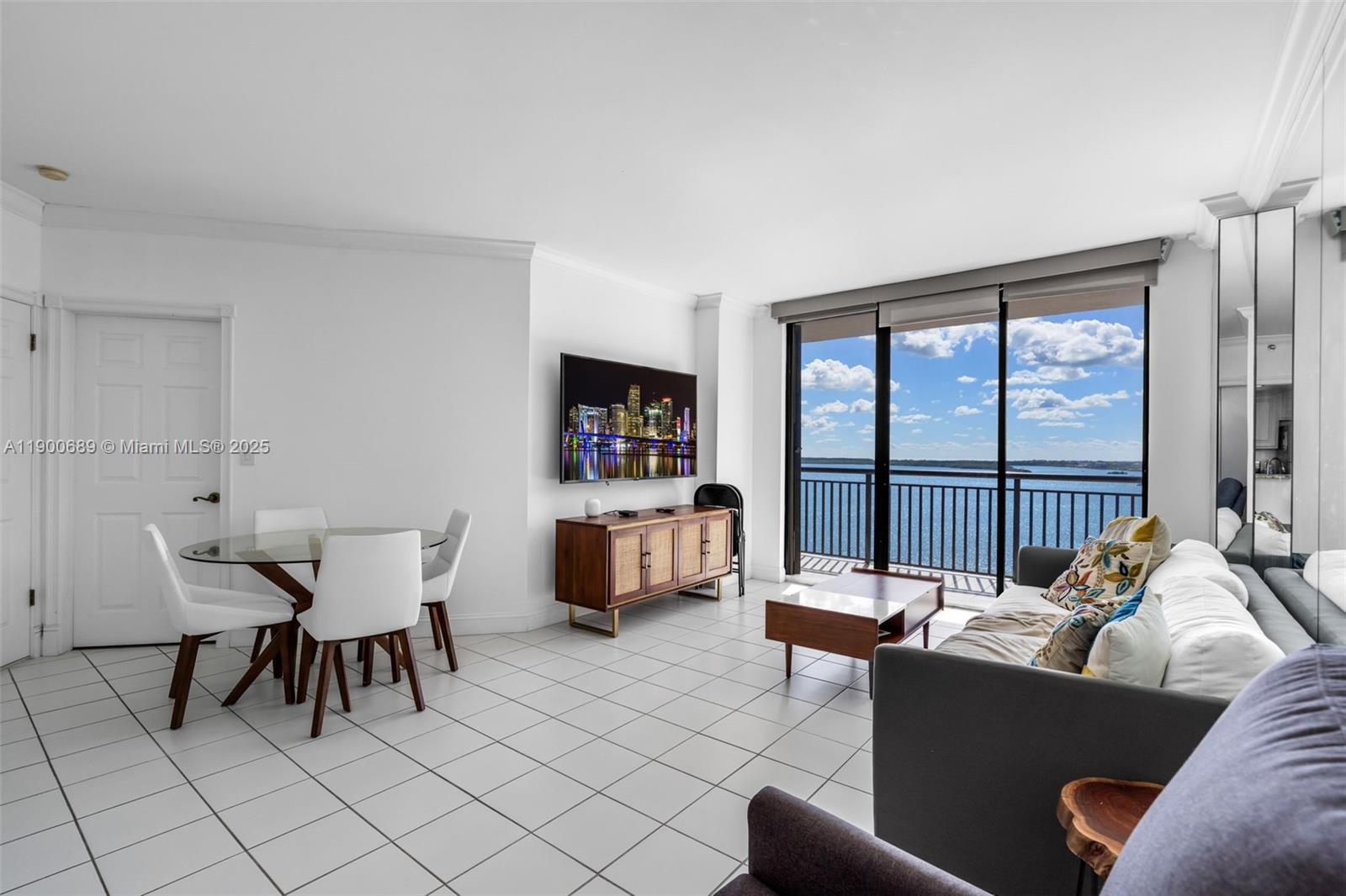 540 Brickell Key Dr #1813, Miami FL 33131
