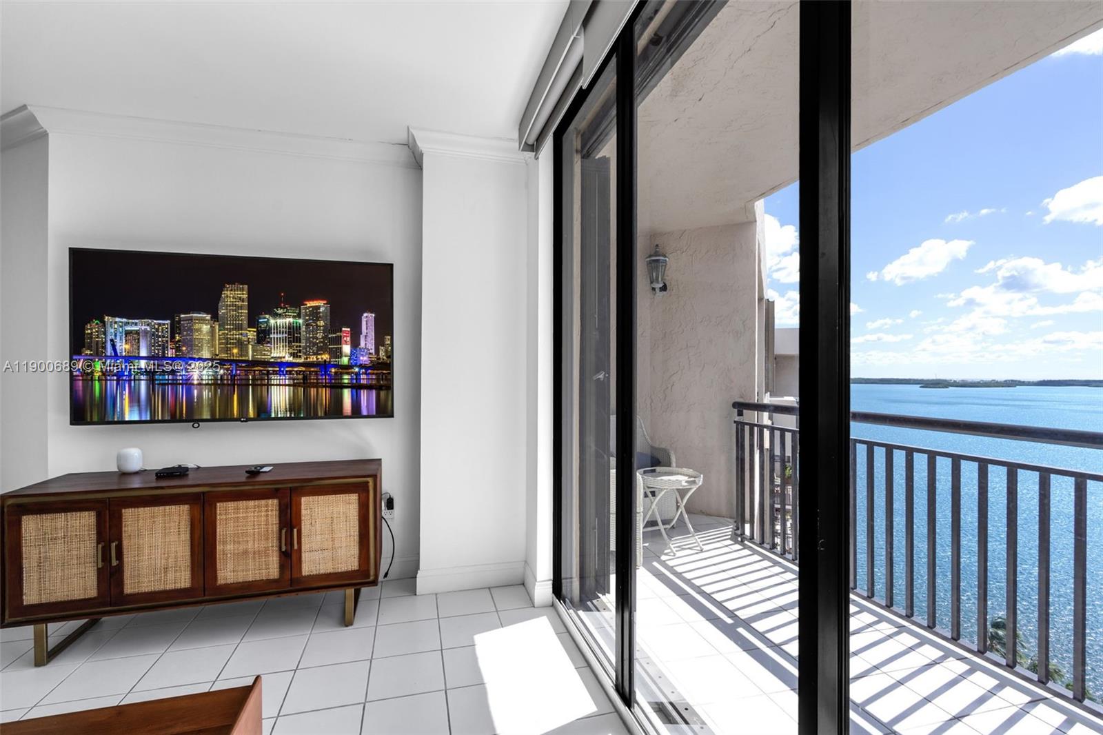 540 Brickell Key Dr #1813, Miami FL 33131