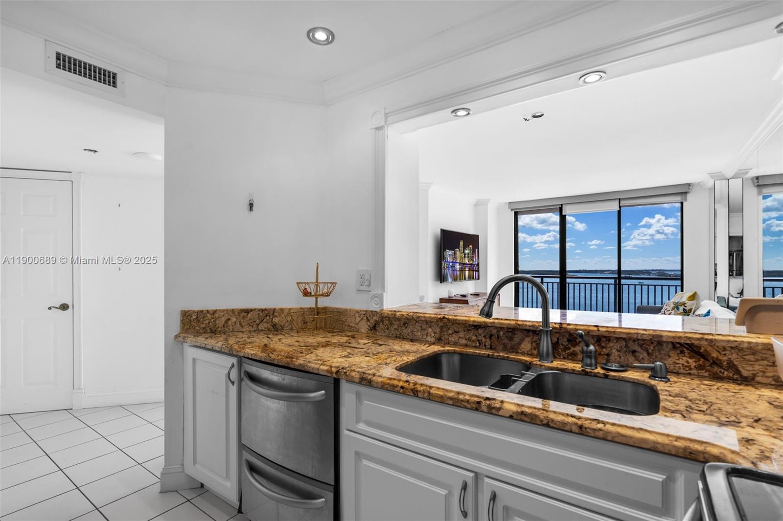 540 Brickell Key Dr #1813, Miami FL 33131