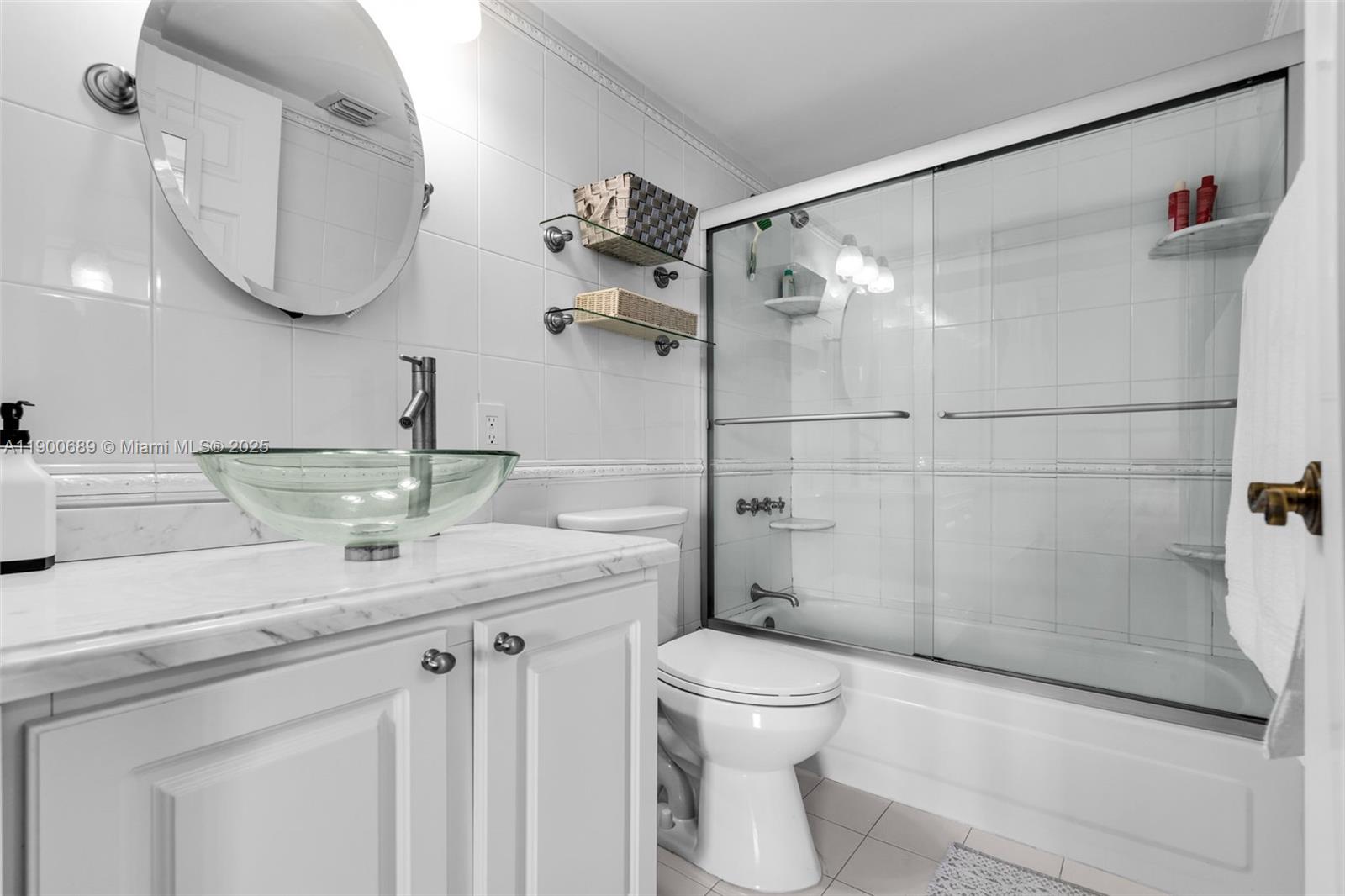 540 Brickell Key Dr #1813, Miami FL 33131