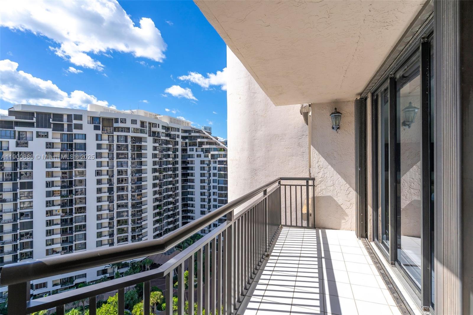540 Brickell Key Dr #1813, Miami FL 33131