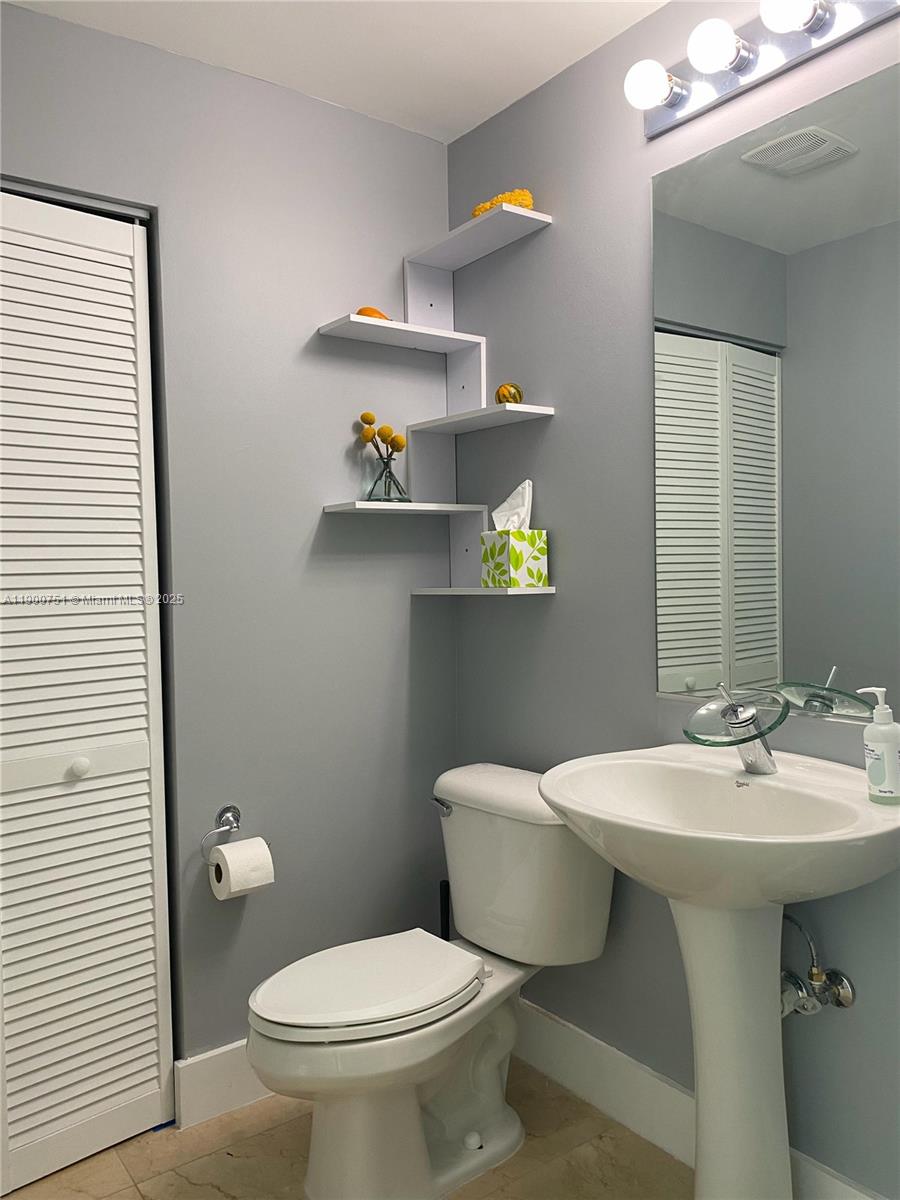 888 Biscayne Blvd #3603, Miami FL 33132