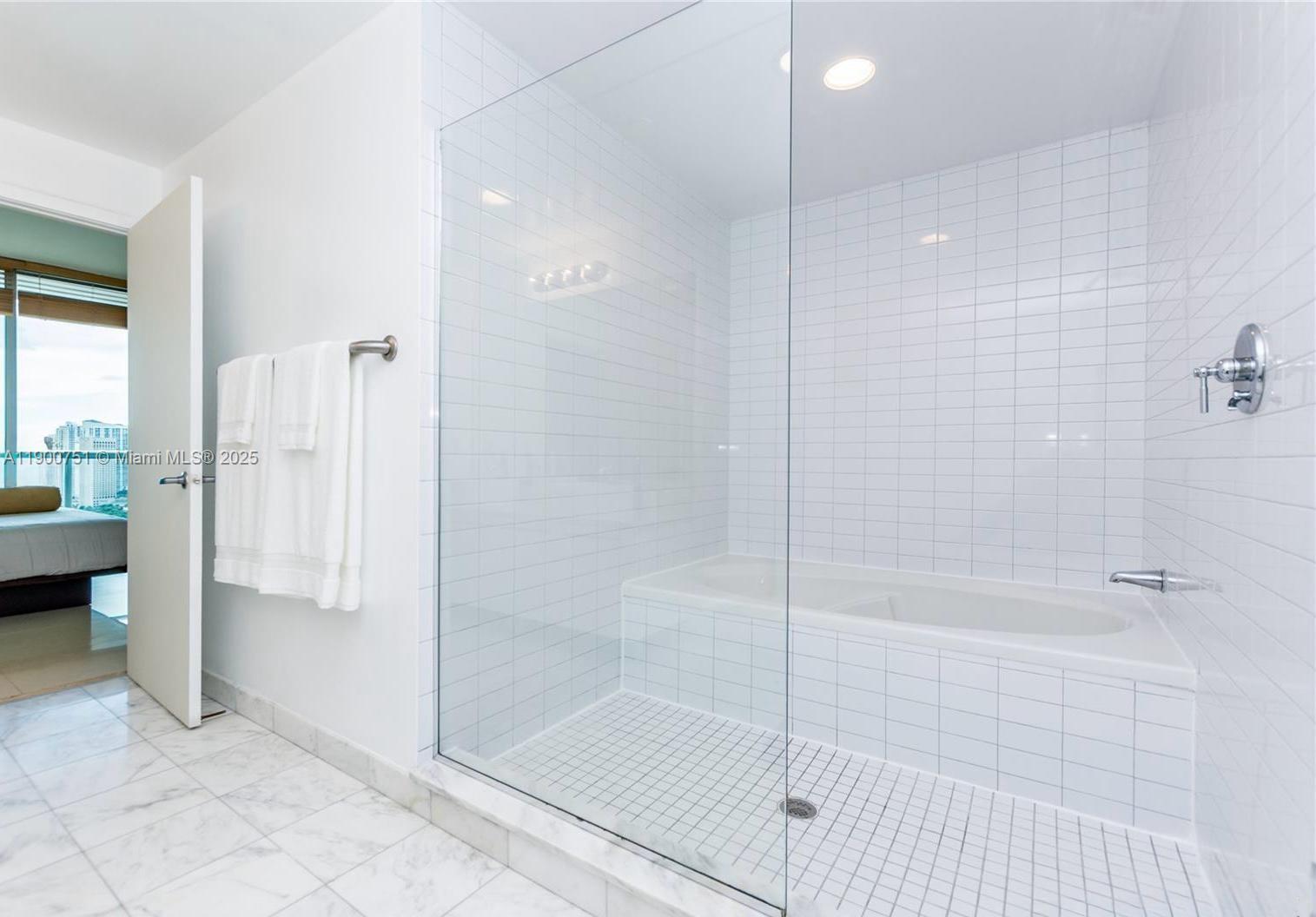 888 Biscayne Blvd #3603, Miami FL 33132