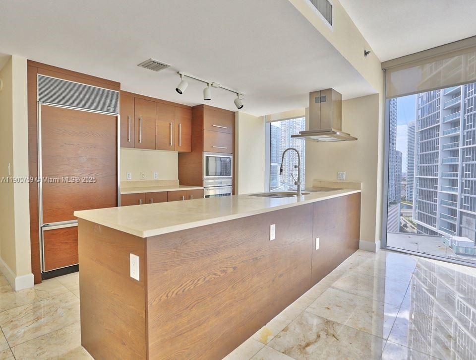 495 Brickell Ave #2010, Miami FL 33131