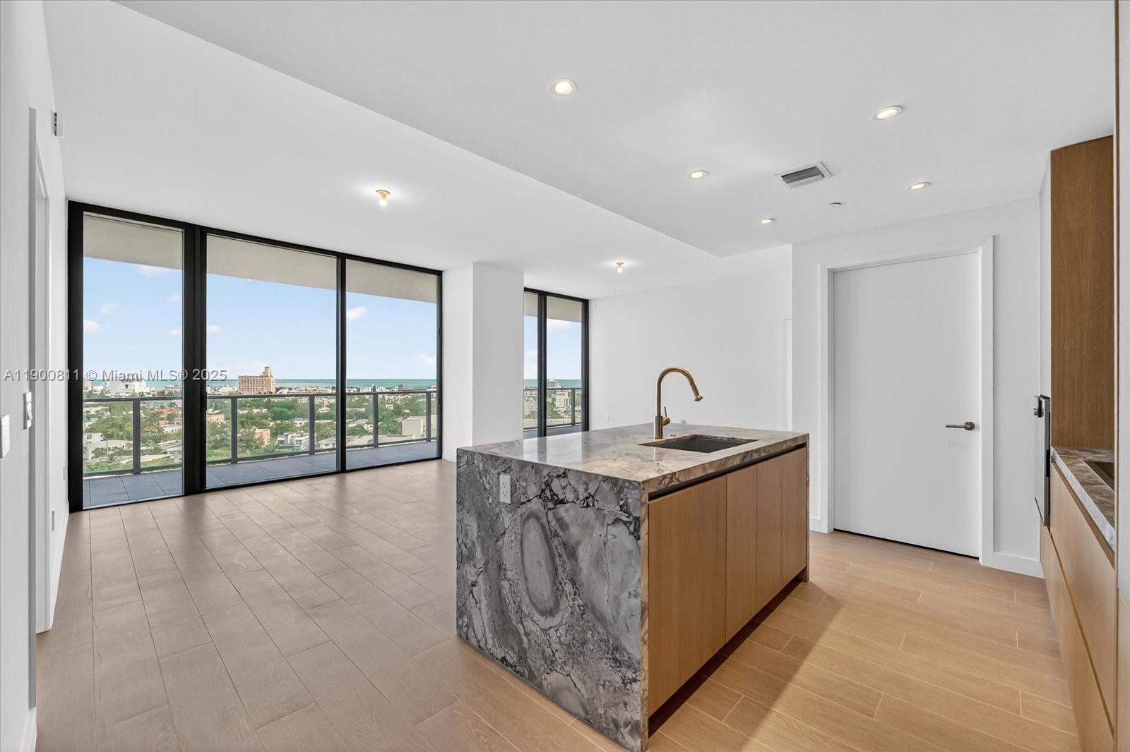 500 Alton Rd #1407, Miami Beach FL 33139