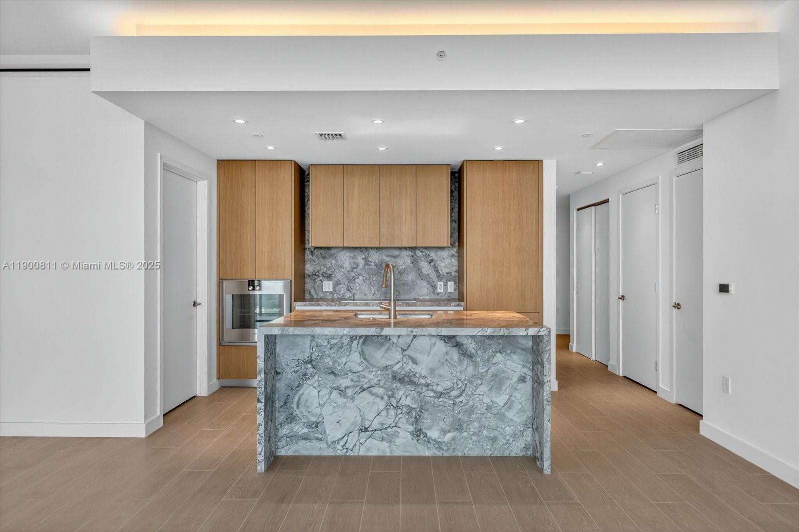 500 Alton Rd #1407, Miami Beach FL 33139