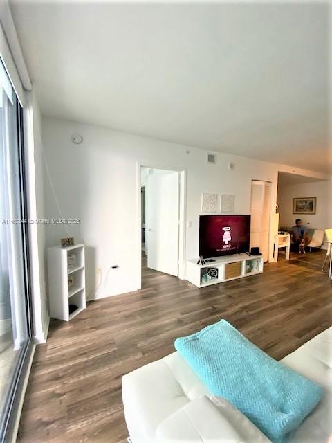 31 SE 6TH ST #2404, Miami FL 33131
