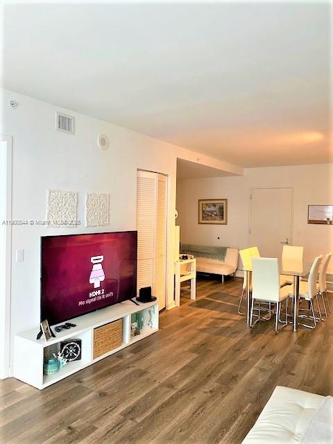 31 SE 6TH ST #2404, Miami FL 33131