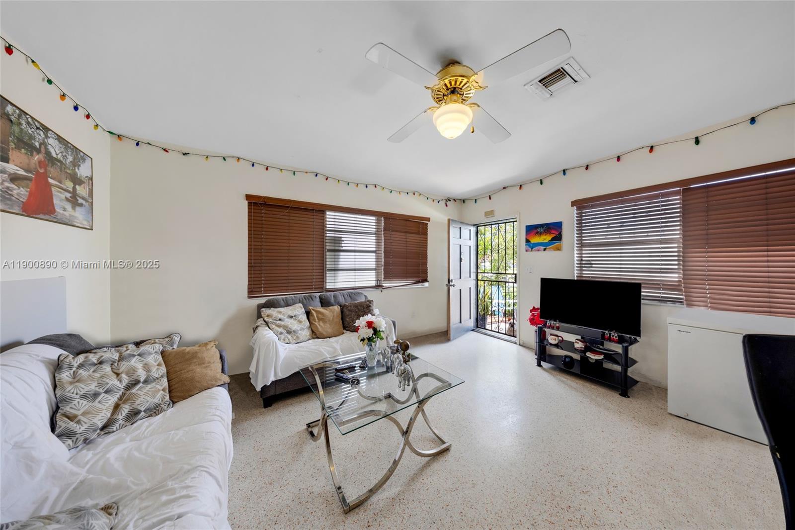 1515 NW 33rd Ave, Miami FL 33125