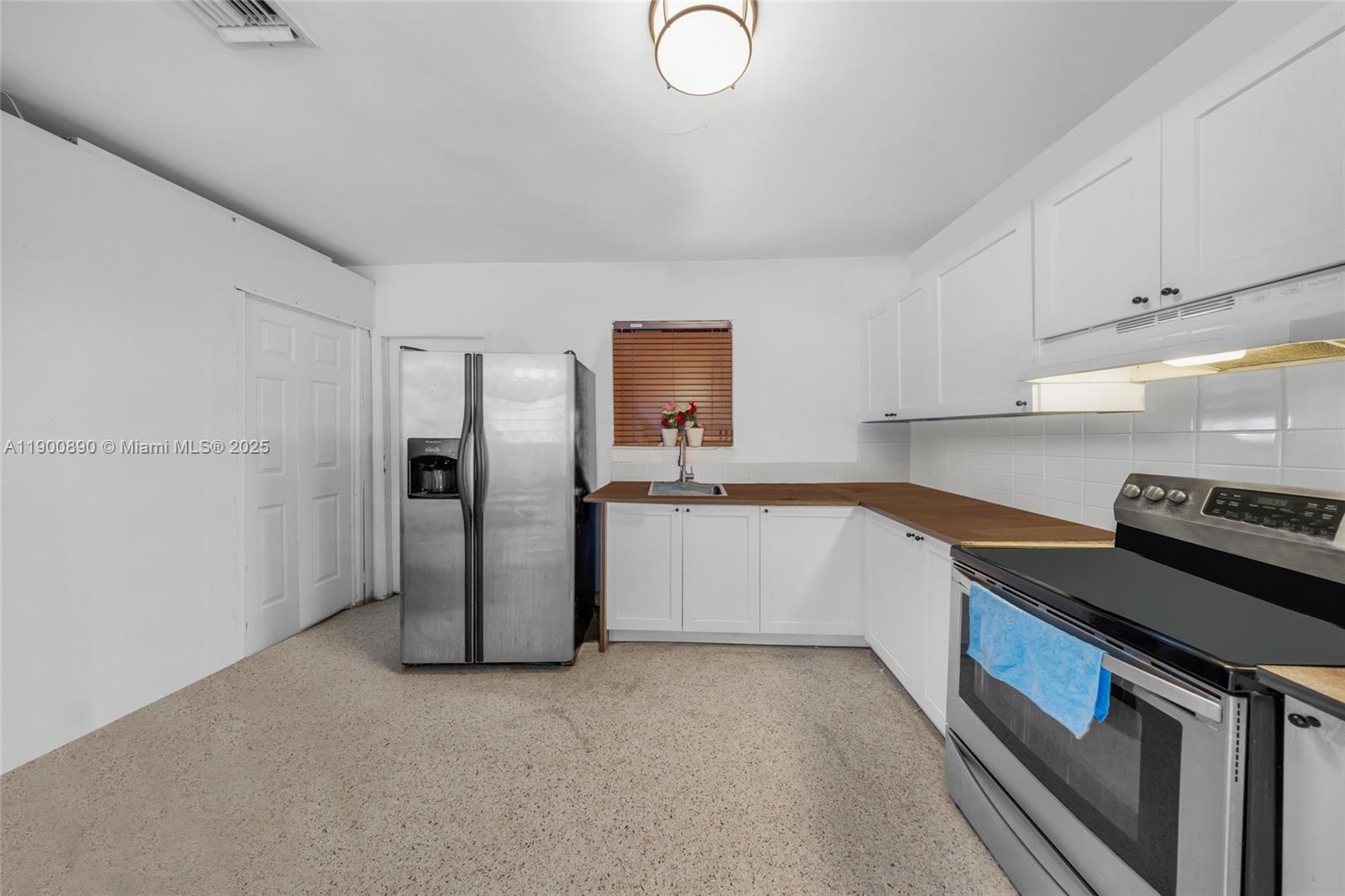 1515 NW 33rd Ave, Miami FL 33125