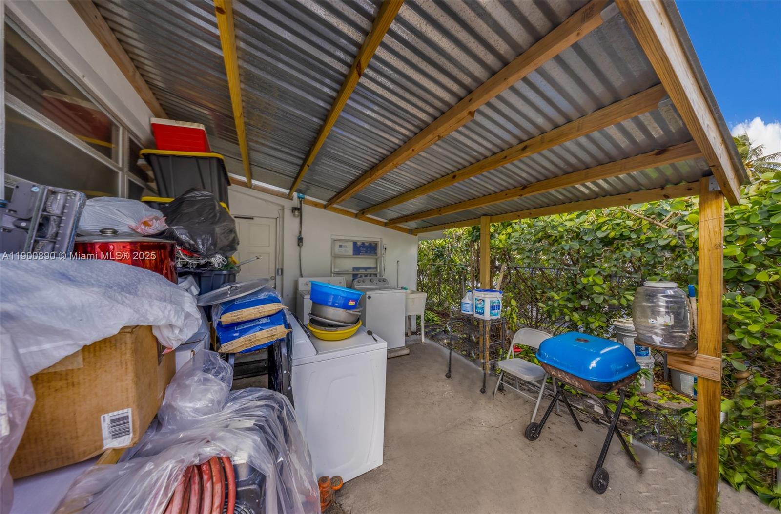 1515 NW 33rd Ave, Miami FL 33125