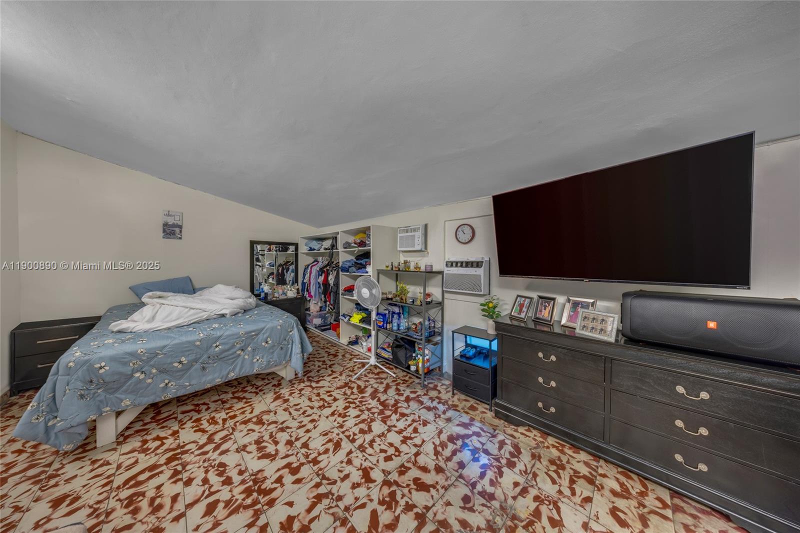 1515 NW 33rd Ave, Miami FL 33125