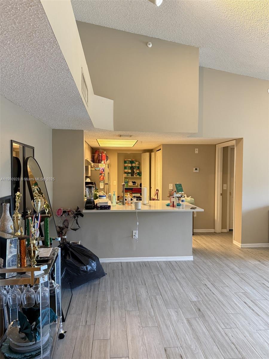 5015 Wiles Rd #207, Coconut Creek FL 33073
