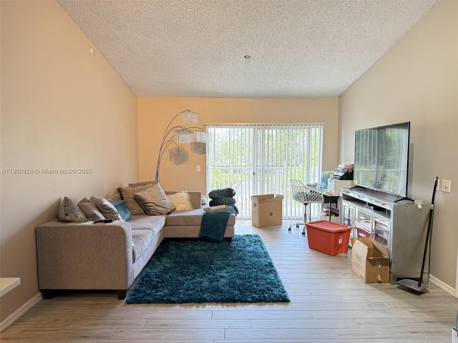 5015 Wiles Rd #207, Coconut Creek FL 33073