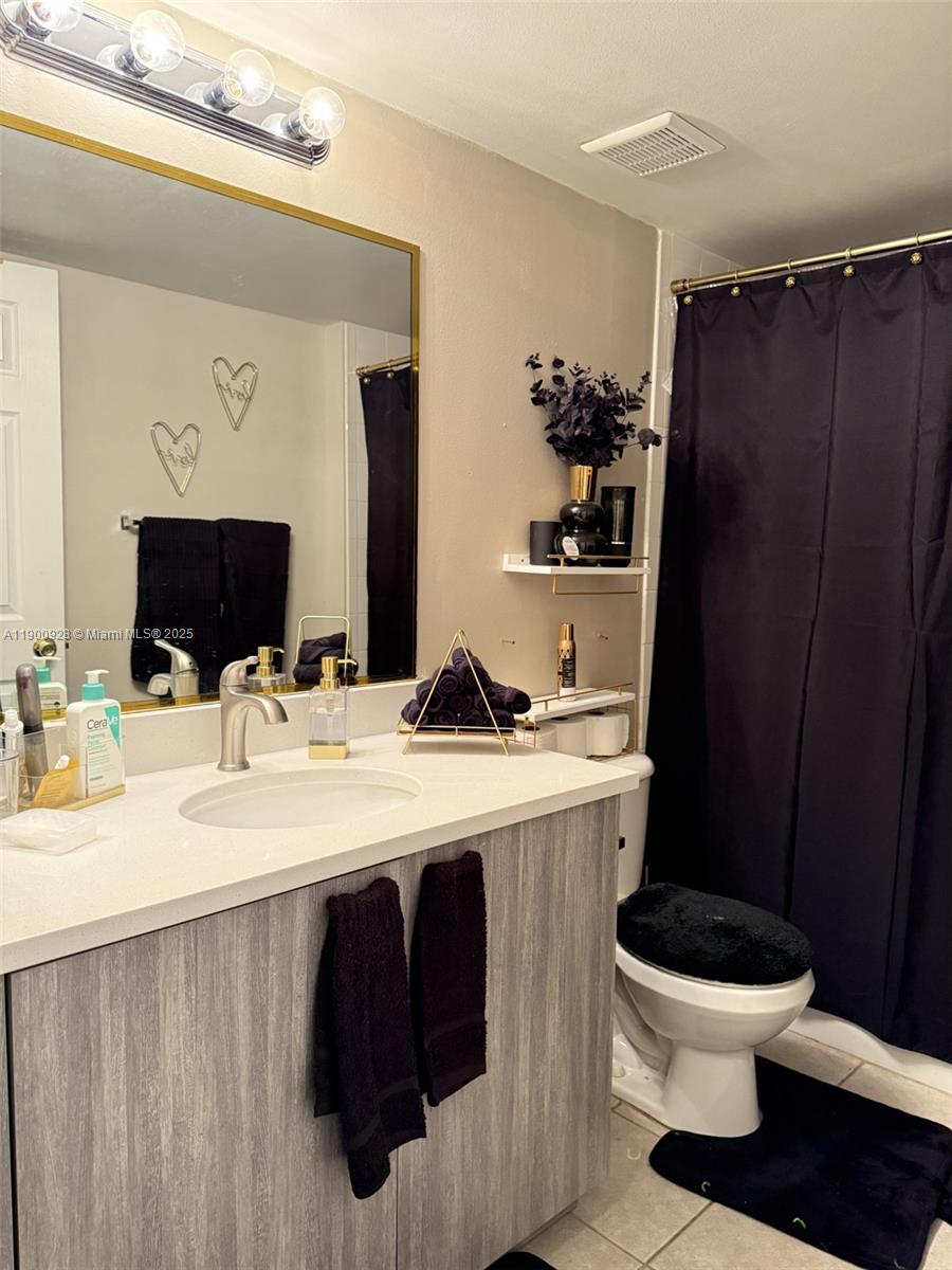 5015 Wiles Rd #207, Coconut Creek FL 33073