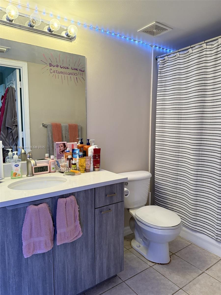5015 Wiles Rd #207, Coconut Creek FL 33073