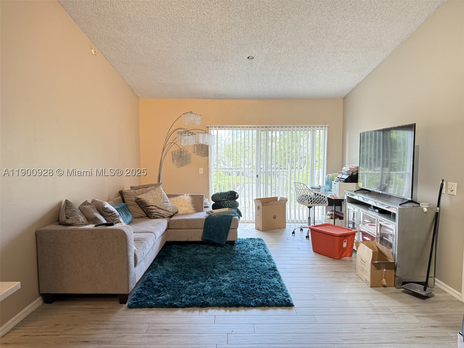 5015 Wiles Rd #207, Coconut Creek FL 33073