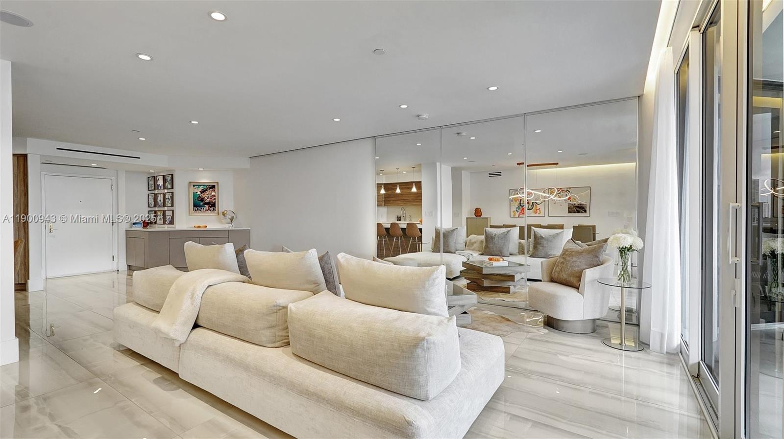 3000 Island Blvd #905, Aventura FL 33160