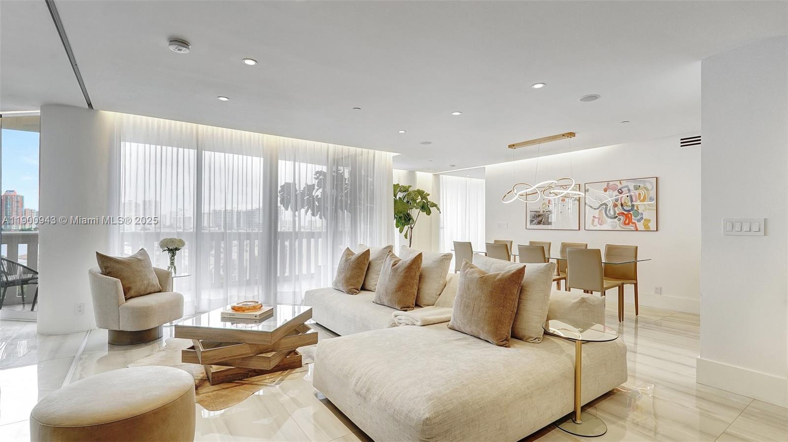 3000 Island Blvd #905, Aventura FL 33160