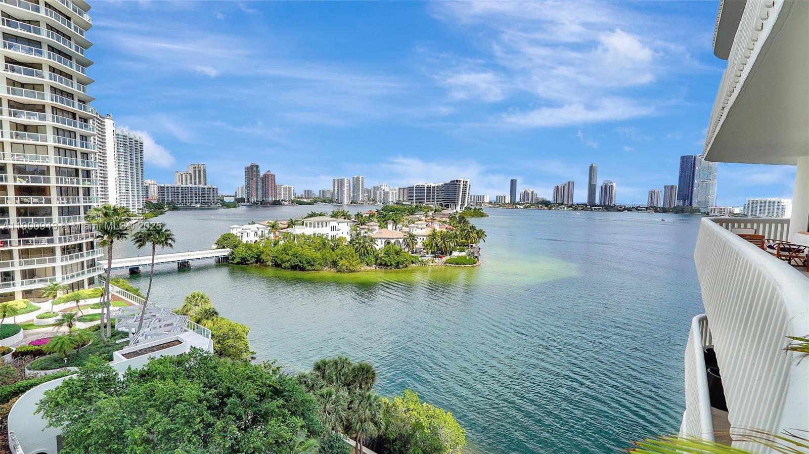 3000 Island Blvd #905, Aventura FL 33160