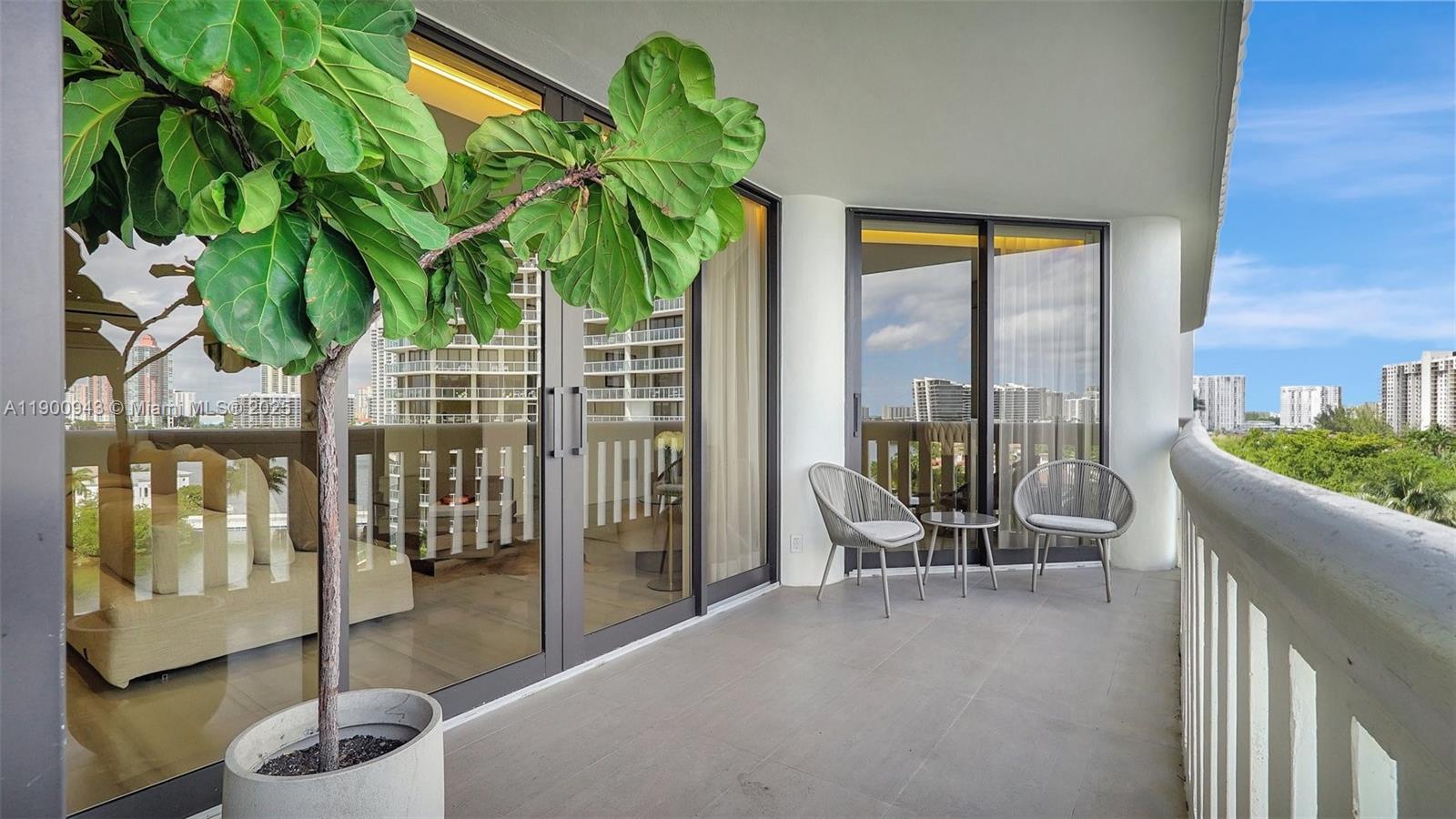3000 Island Blvd #905, Aventura FL 33160