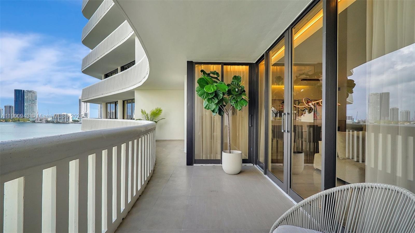 3000 Island Blvd #905, Aventura FL 33160