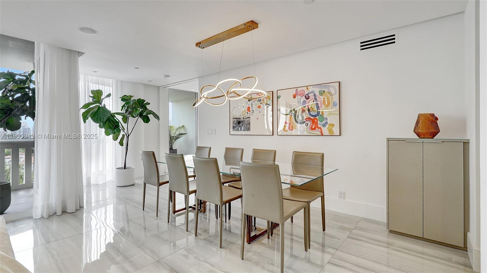 3000 Island Blvd #905, Aventura FL 33160