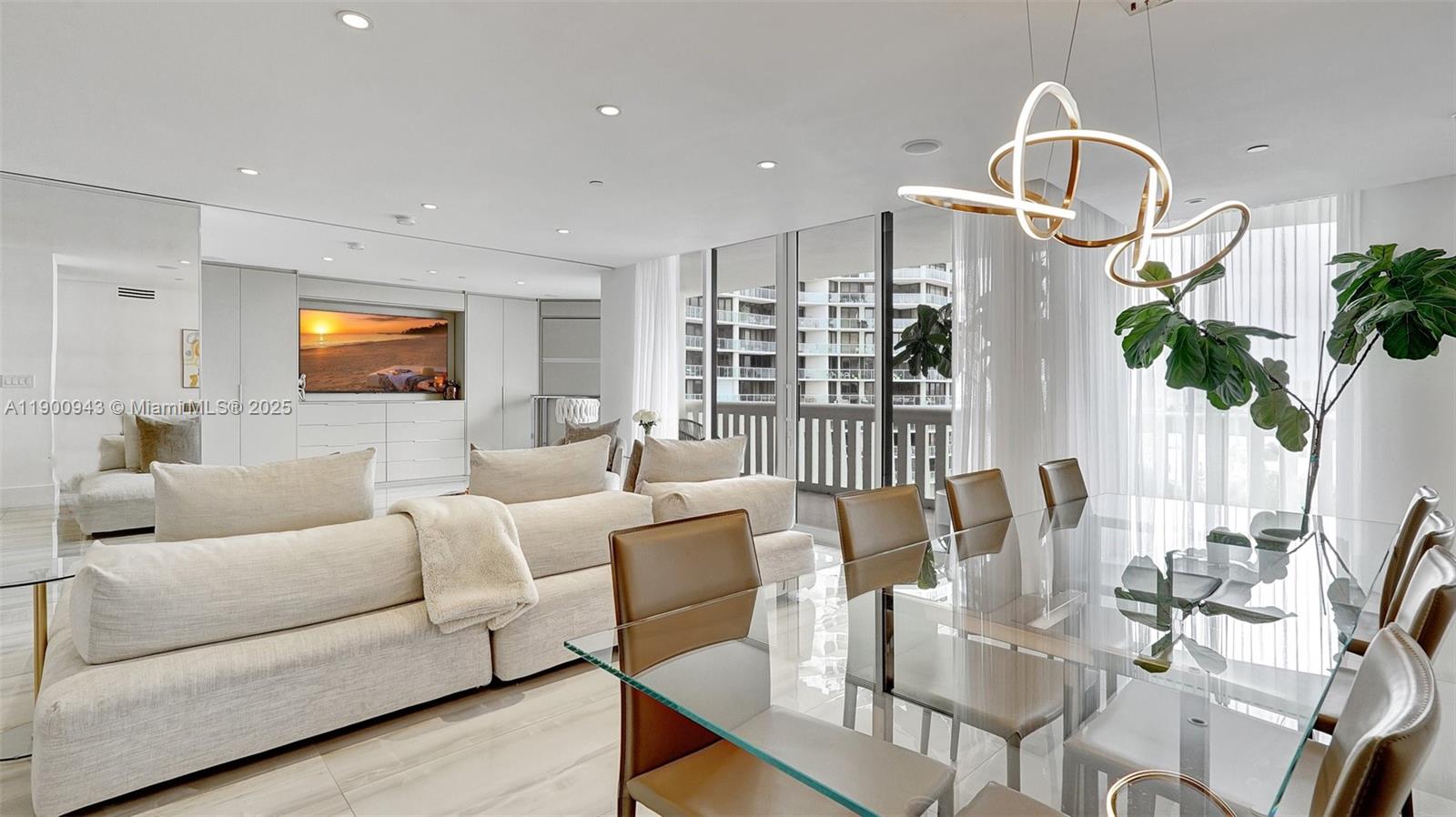 3000 Island Blvd #905, Aventura FL 33160
