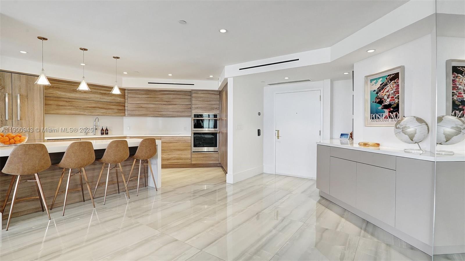 3000 Island Blvd #905, Aventura FL 33160
