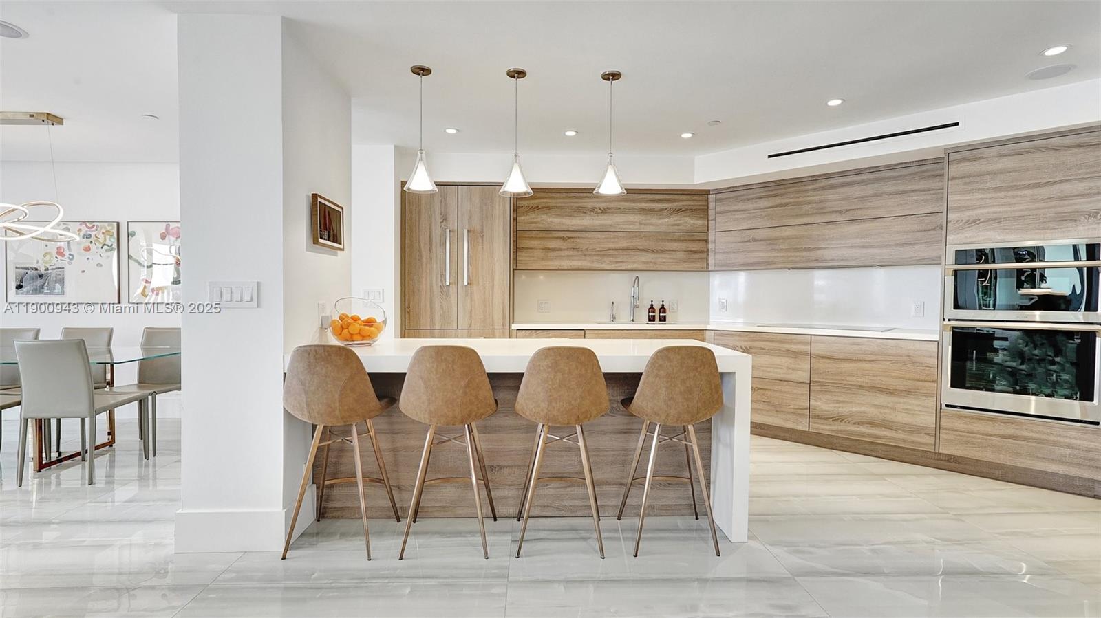 3000 Island Blvd #905, Aventura FL 33160