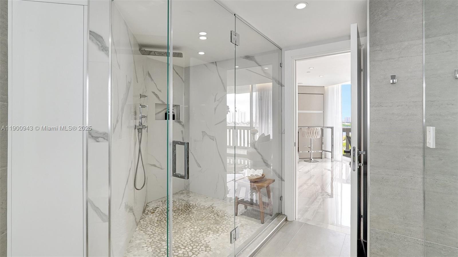 3000 Island Blvd #905, Aventura FL 33160