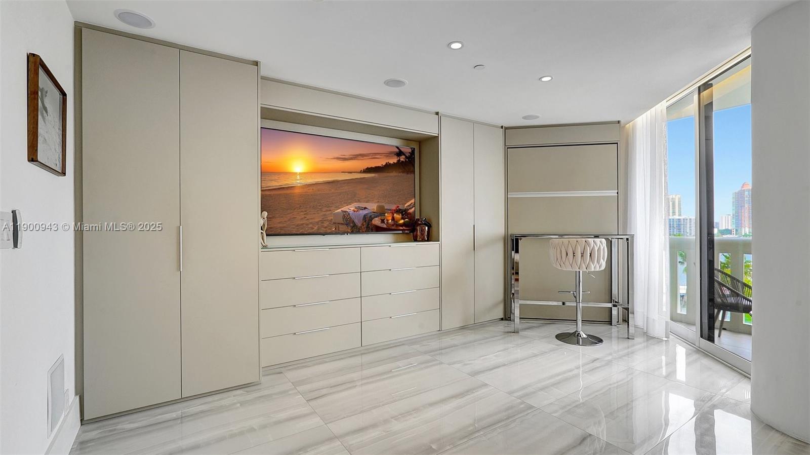 3000 Island Blvd #905, Aventura FL 33160