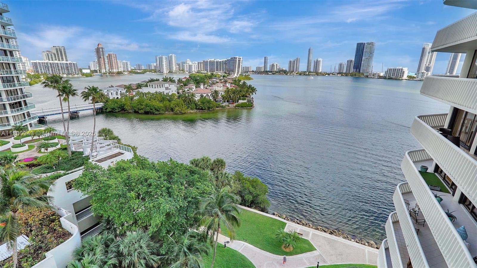 3000 Island Blvd #905, Aventura FL 33160